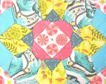 Crown Small Quilt Block EPP English Paper Pieces Templates. Print and cut at home pattern paper pieces. PDF and SVG Digital Files.