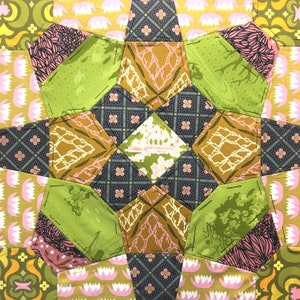 English Paper Piecing.  #Crossroadsquiltblock Large Quilt Block EPP Pattern. PDF downloadable Pattern. EPP Templates. Quilt Pattern.