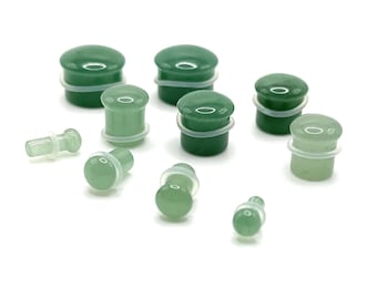 Plug évasé simple en pierre d'aventurine verte avec joint torique disponible dans les tailles 4 mm - (6 g) 16 mm (5/8 po.) Jade très extensible