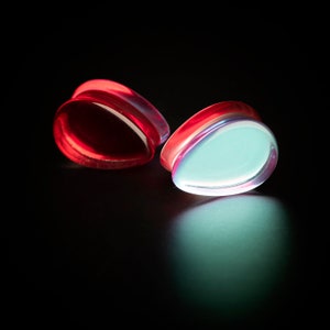 Pearlescent Teardrop Glass Saddle Plugs: Red & Purple (6mm-25mm)