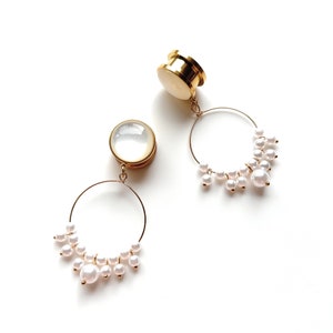 Gold Bridal White Pearls 316l Surgical steel Screw Fit Dangle Plugs / Tunnel / Gauges  available in 6mm (2GA) - 25mm (1") Bridal