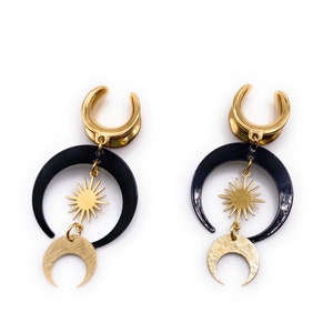 Black Moon and Sun Gold 316l Surgical steel Horseshoe Saddle Tunnels / Plugs available in 6mm (2GA) - 30mm (1.18")