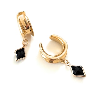 Selle per orecchini in oro e diamanti: distanziatori per orecchie allungati in acciaio chirurgico con pendente con gemma nera