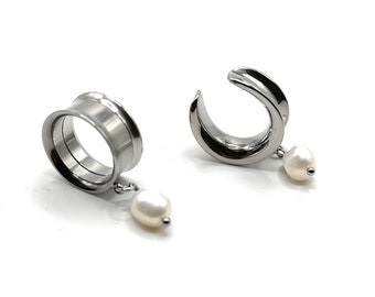 Silver fresh water Pearl Silver 316l Surgical steel Screw Fit Dangle Ear Tunnel available in 3mm (8GA)- 30mm (1.18") Gauges