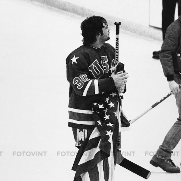 Jim Craig 1980 OLYMPICS Lake Placid Photo Picture TEAM USA Gold Medal v Finland Vintage Hockey Photograph Print 8x10, 8.5x11 or 11x14 (JC2)