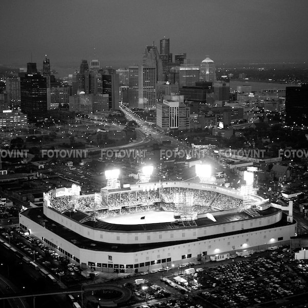 DETROIT TIGERS Tiger Stadium Photo Picture BASEBALL City Skyline Photograph Print 8x10, 8.5x11, 11x14 or 16x20 (TS1)