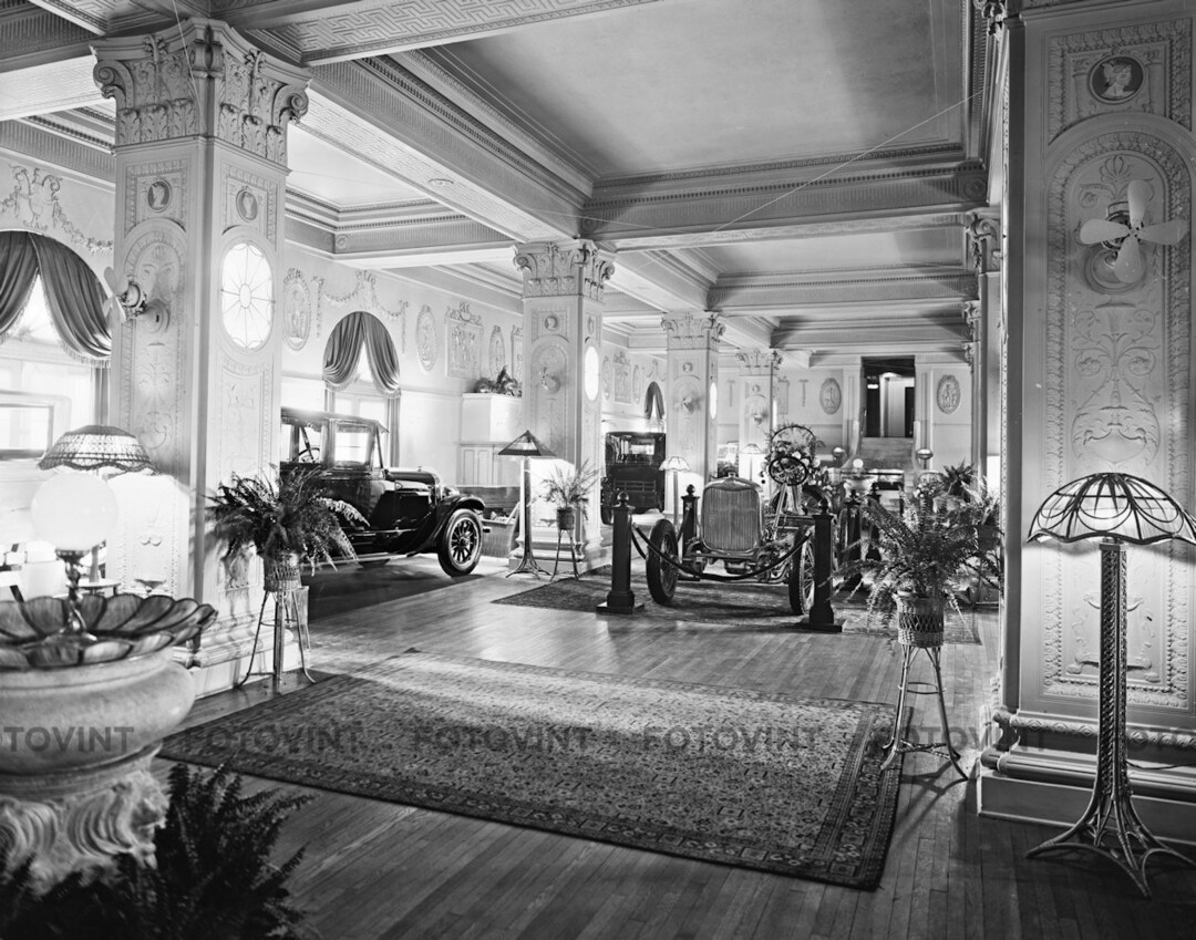 Vintage FORD DEALERSHIP Photo Picture 1920s ANTIQUE Car Auto Showroom B