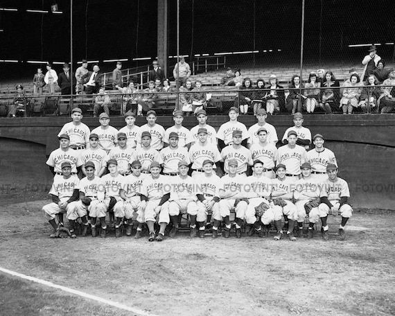 1945 CHICAGO CUBS Team Photo Picture WORLD Series Vintage 