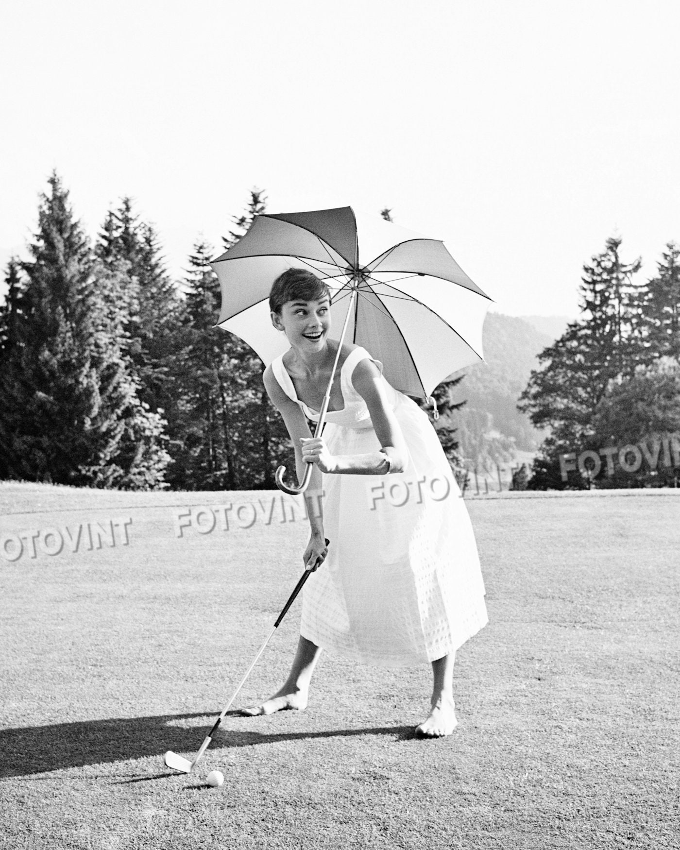 AUDREY HEPBURN Golf Photo Picture CELEBRITY Photograph Golfing