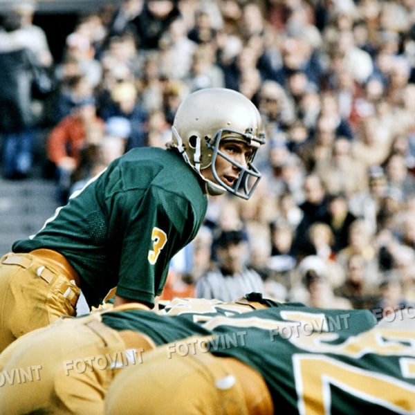 JOE MONTANA Notre Dame Photo Picture FIGHTNG Irish Football Photograph Print 8x10, 8.5x11 or 11x14 (JM1)