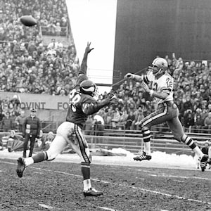 ROGER STAUBACH Photo Picture DALLAS Cowboys Football Photograph Print "Jump Throw" in 8x10, 8.5x11 or 11x14  (RS2)