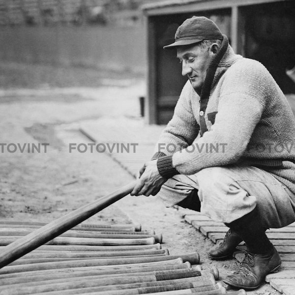 HONUS WAGNER Photo Picture PITTSBURGH Pirates Vintage Baseball Photograph Print "Selecting bat" 8x10 or 11x14