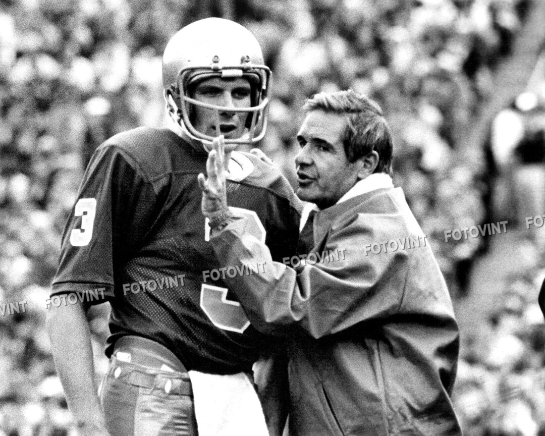 JOE MONTANA Notre Dame Photo Picture FIGHTNG Irish Football Photograph