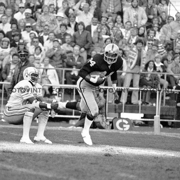 Willie Brown OAKLAND RAIDERS Photo Picture Vintage Football Photograph Print 8x10, 8.5x11 or 11x14 (wbrown WB2)
