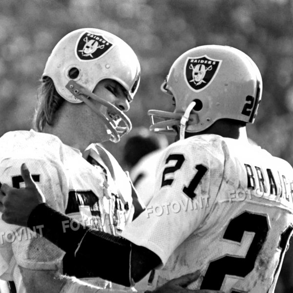 Fred Biletnikoff & Cliff Branch Photo Picture OAKLAND RAIDERS Super Bowl XI Football Photograph 8x10, 8.5x11, 11x14 (fbile cbranch MP2)