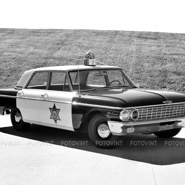 Vintage POLICE CAR Photo Picture 1962 FORD Galaxie Cop Cruiser Photograph Print 8x10, 8.5x11, 11x14 or 16x20 (POL22)