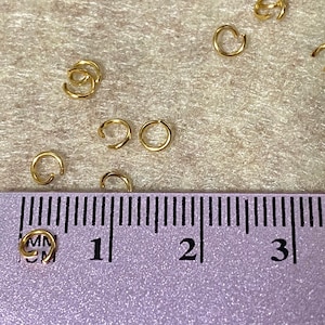 100 or 500 Open Jump Rings, 4mm, 22 Gauge, Gold Stainless Steel Metal Connectors, DIY Jewelry Crafting and Keychain Accessories, 0.6mm Wire