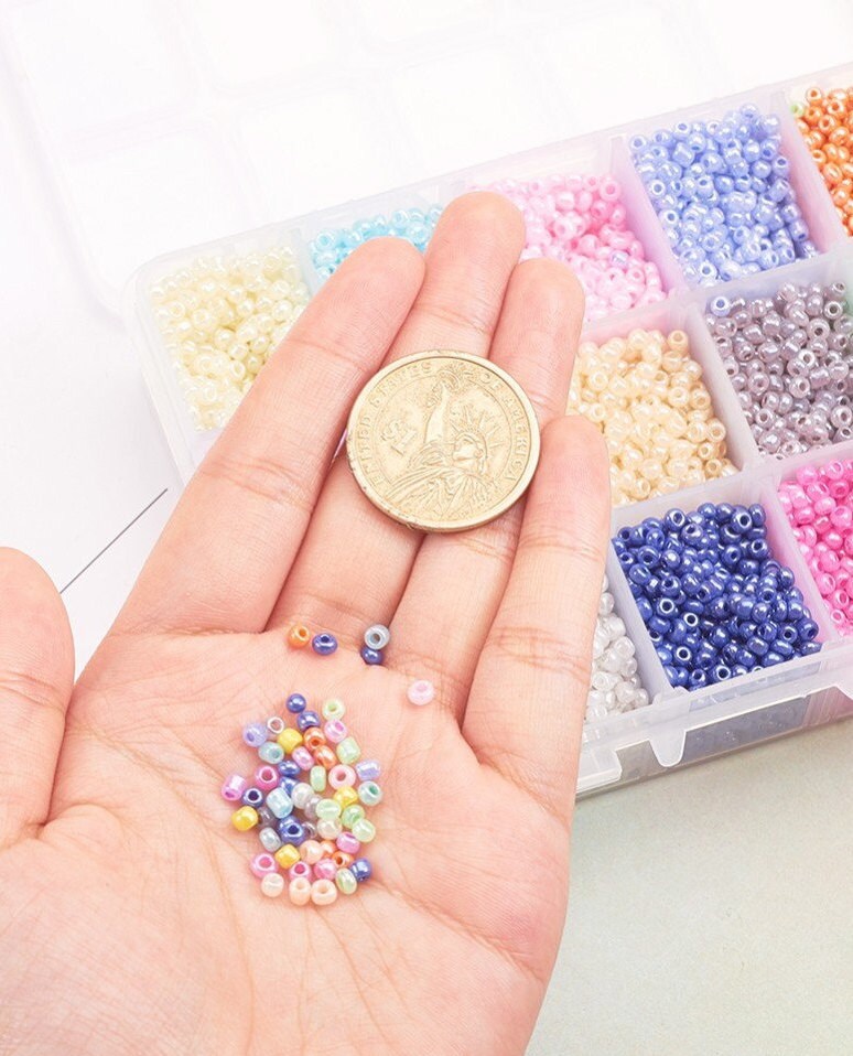 Seed bead mix in box, 3mm size #8, 15 different colors, ca. 5000 beads, 1 pc