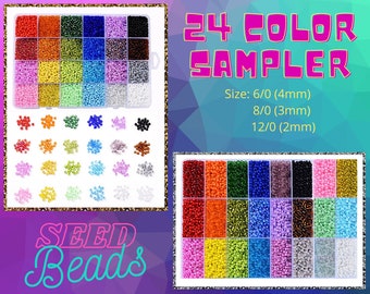 Puede incluir: Un recipiente de plástico transparente lleno de 24 colores diferentes de cuentas de semillas. El recipiente está etiquetado como "24 Color Sampler" e incluye los tamaños 6/0 (4 mm), 8/0 (3 mm) y 12/0 (2 mm).