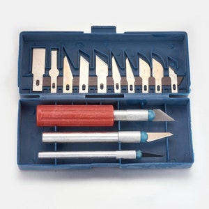 13-delige precisiemessenset met doos, gravure, snijbenodigdheden, scalpel, fijne mesjes, scheermes, mesjes van verschillende grootte, stanleymes, snijgereedschap