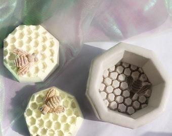 Honeycomb With Bee Silicone Mold, Food Grade, DIY Soap, Candy, Cake Decoration, Chocolate, Casting, Candle Resin, Epoxy, Spring, About 6x3cm