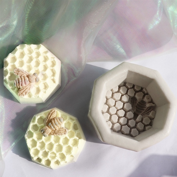 Honeycomb With Bee Silicone Mold, Food Grade, DIY Soap, Candy, Cake Decoration, Chocolate, Casting, Candle Resin, Epoxy, Spring, About 6x3cm