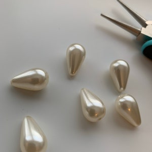 LOT of 6, PEARL TEARDROP Lot, Full drilled, teardrop shaped Pearls, Long, Plastic pearls, Vintage Supply, Jewelry Supplies, Jewelry making image 3