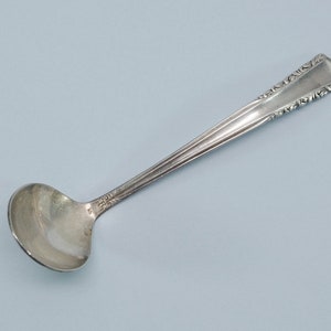 Holmes & Edwards IS May Queen 1951 Ladle Sterling Silver INLAID Silverplate