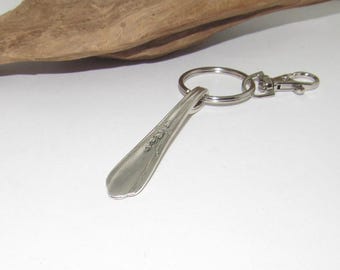 Llavero de cuchara de plata vintage personalizado, joyería de plata estampada a mano personalizada, joyería de plata con cuchara reciclada