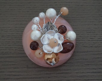 Brooches / Beads brooches / brooches and pins / Hijab pin / Saree pin / Gift for her / Gifts for women / Peach brooch / Brown brooches