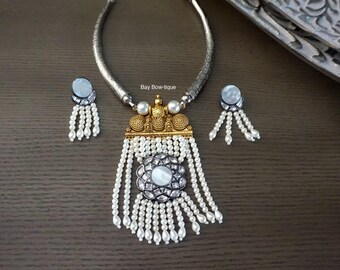 Mother of pearl necklace, Dual tone necklace, Two tone necklace, Hasli necklace, Oxidized pendant, Oxidized Indian jewelry, Antique necklace
