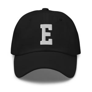 Gorra de papá bordada con letra universitaria del alfabeto E / Hilo blanco