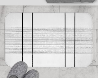 Striped Bath Mat: Chic Japandi Bathroom Rug