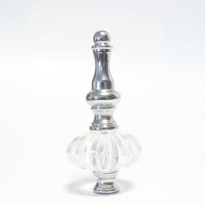 The Queen of the Finials -Small Threads - 4.5&quot; Tall and 2.4&quot; Diameter in Excellent Condition Lamp FInial #1737