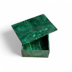 Handmade Malachite Jewelry Box: Vintage Green Stone Organizer