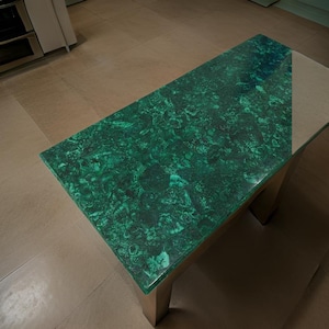 Mesa de jantar com pedra preciosa malaquita aleatória, peça central de trabalho artesanal de qualidade premium, console de bar, bancada de cozinha, decoração para casa