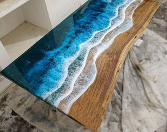 Mesa de resina epoxi con diseño de olas oceánicas: Mesa de comedor de madera con borde natural.