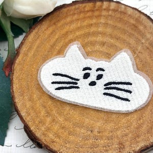 Cute White Cat Face iron on patch/Minimalist Animal embroidered patch/funny patch/applique/sew on patch for DIY projects/hat/jacket/denim