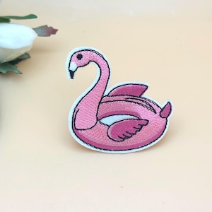 Pink Flamingo Embroidered Patch – Summer Themed Iron-On Applique aesthetic patch/embroidered patch