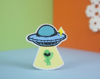 UFO Alien Embroidered Patch: Funny Iron-On Applique