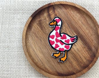 Heart Duck Embroidered Iron-On Patch: Kawaii Applique
