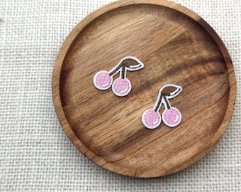 Parche termoadhesivo Tiny Cherry (2 piezas): aplique bordado de fruta