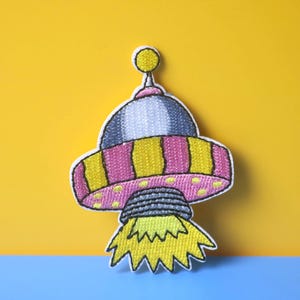 colorful UFO fun space-themed iron on patch/embroidered patch/funny patch/applique/sew on patch