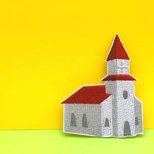 Toppa della cappella del tetto rosso: applicazione termoadesiva ricamata