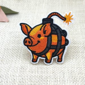 オレンジピッグボムパッチ：刺繍入り動物アイロン接着アップリケ