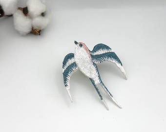 Swallow Bird Embroidered Iron-On Patch: Vintage-Inspired Appliqué