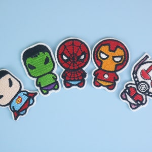 écusson super héros bébé, écusson iron man, écusson homme araignée, écusson à repasser/écusson brodé/écusson amusant/appliqué/écusson à coudre