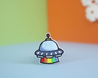 Tiny UFO patch, iron on patch/embroidered patch/funny patch/applique/sew on patch for kids clothes/jacket/backpack