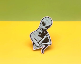 Alien Hugging Black Cat Patch: Fun Space-Themed Iron-On Applique