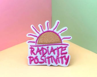 Toppa ricamata termoadesiva "Radiate Positivity Sunshine"